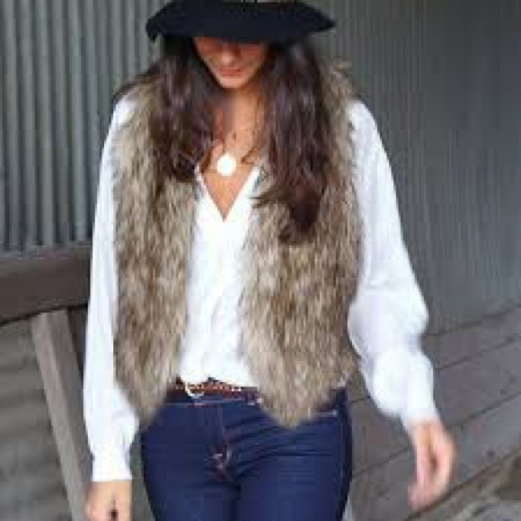 Dynamite Faux Fur Vest - Picture 2 of 8